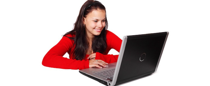 mloda-mama-zakupy-w-sieci