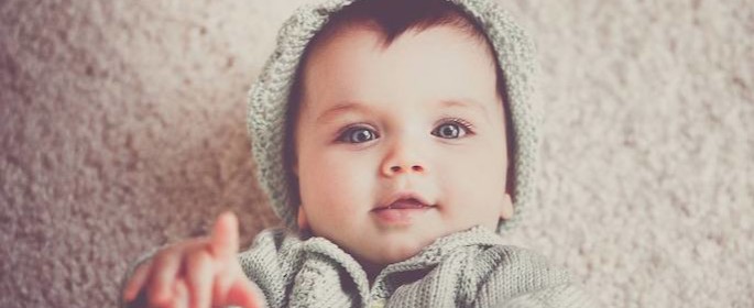 Ubranka dla niemowląt – polskie marki czy propozycje z sieciówek?